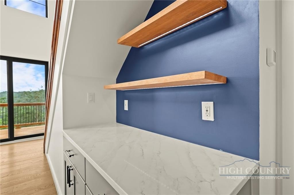 Seven Devils, North Carolina, 28604, United States, 2 Bedrooms Bedrooms, ,3 BathroomsBathrooms,Residential,For Sale,2020628