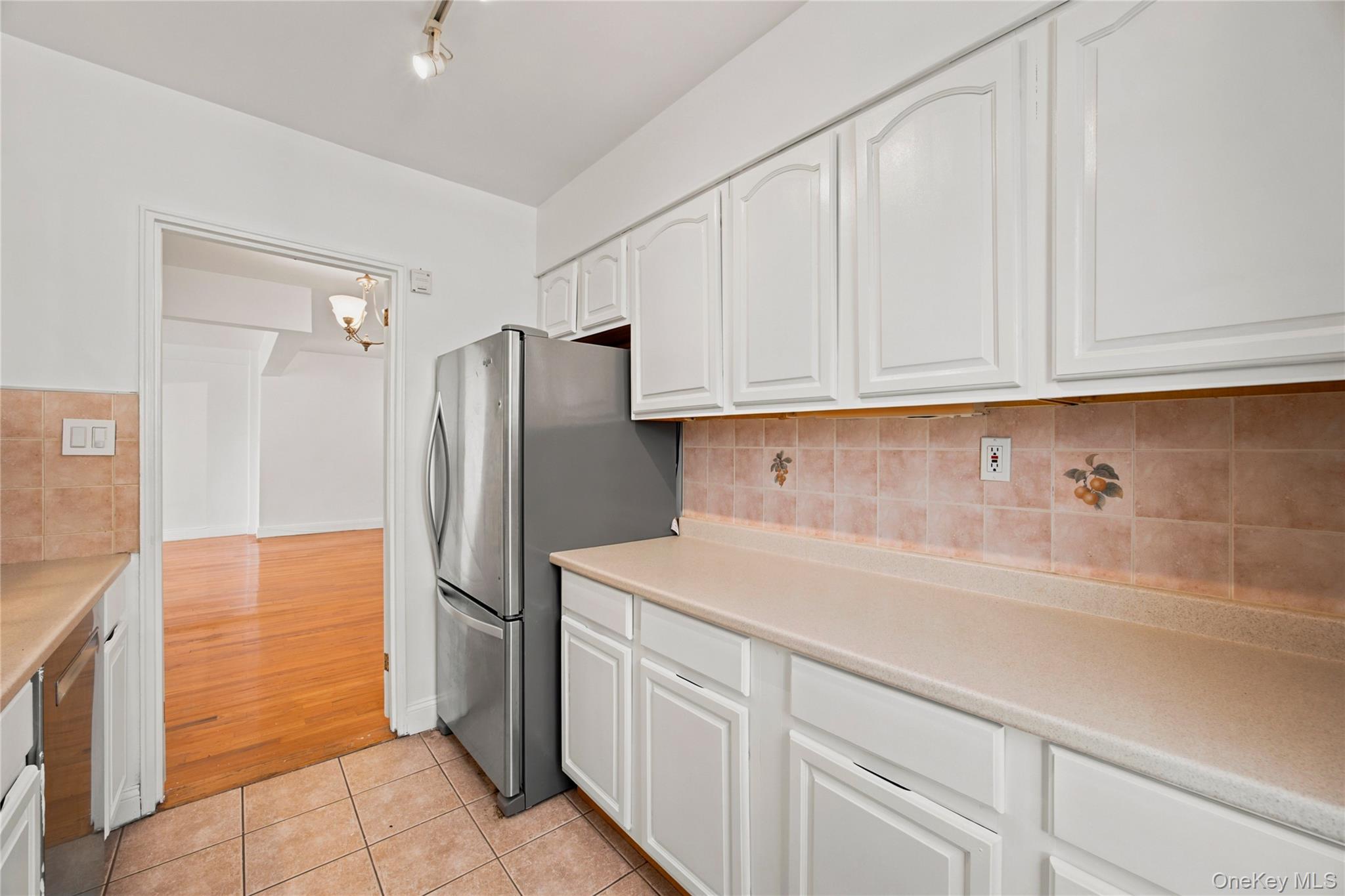  72-10 112 Street, Forest Hills, NY, 11375 - 物件實景
