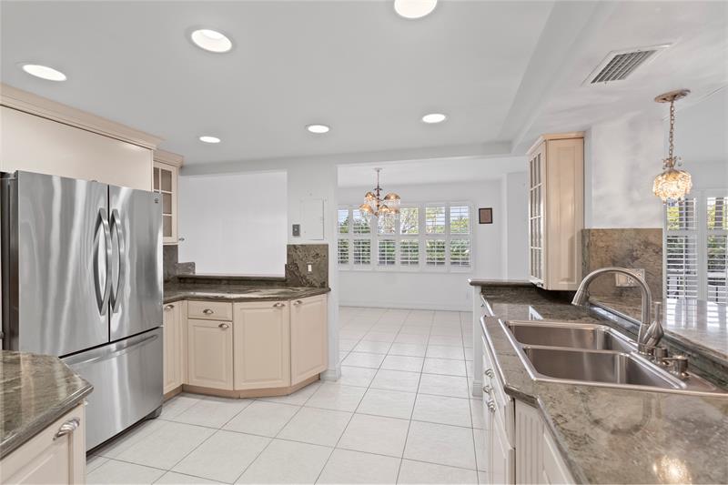 Lauderdale By The Sea, Florida, 33308, United States, 2 Bedrooms Bedrooms, ,2 BathroomsBathrooms,Residential,For Sale,1898422
