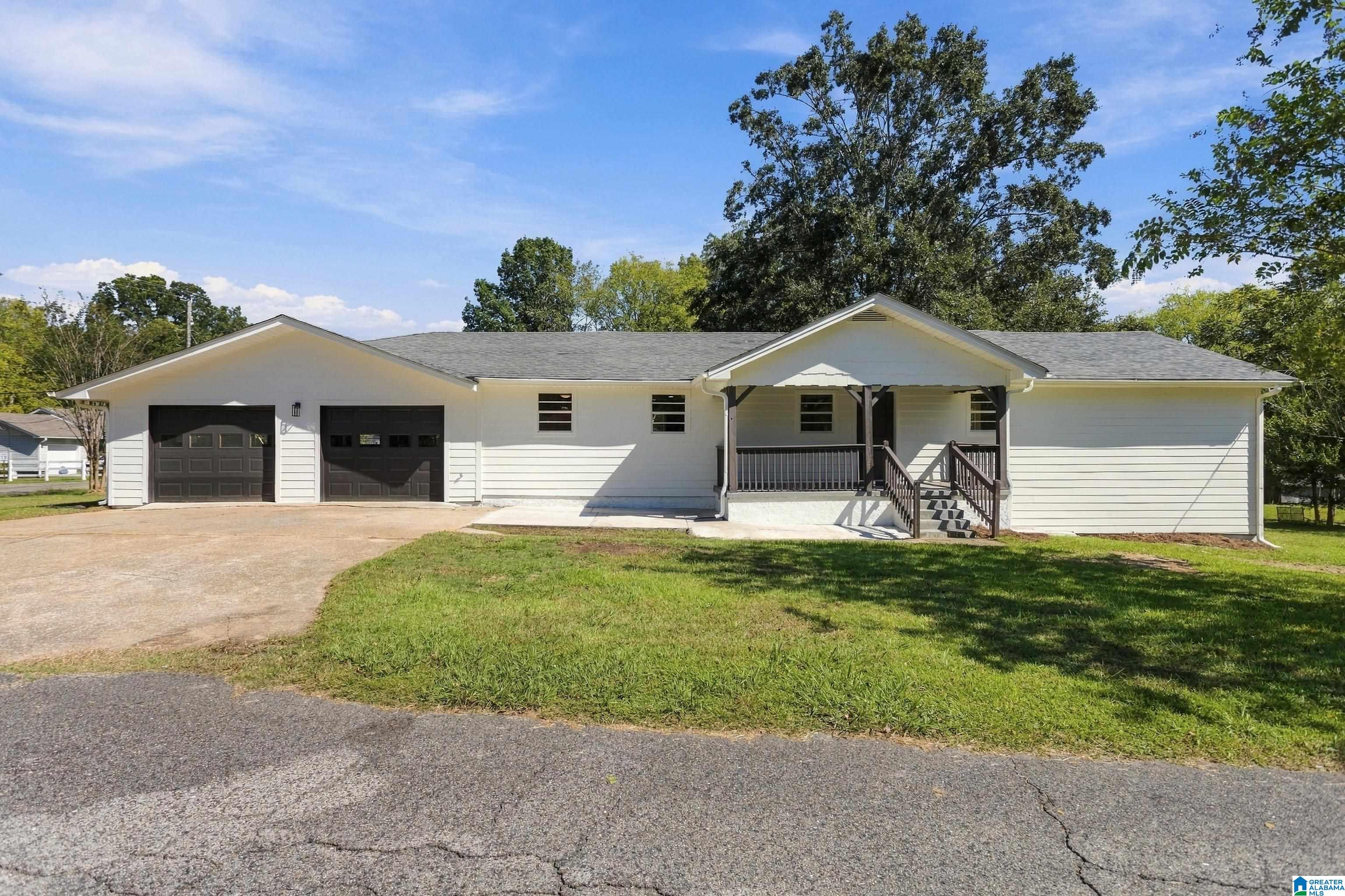 3rd St, Graysville, AL 35073