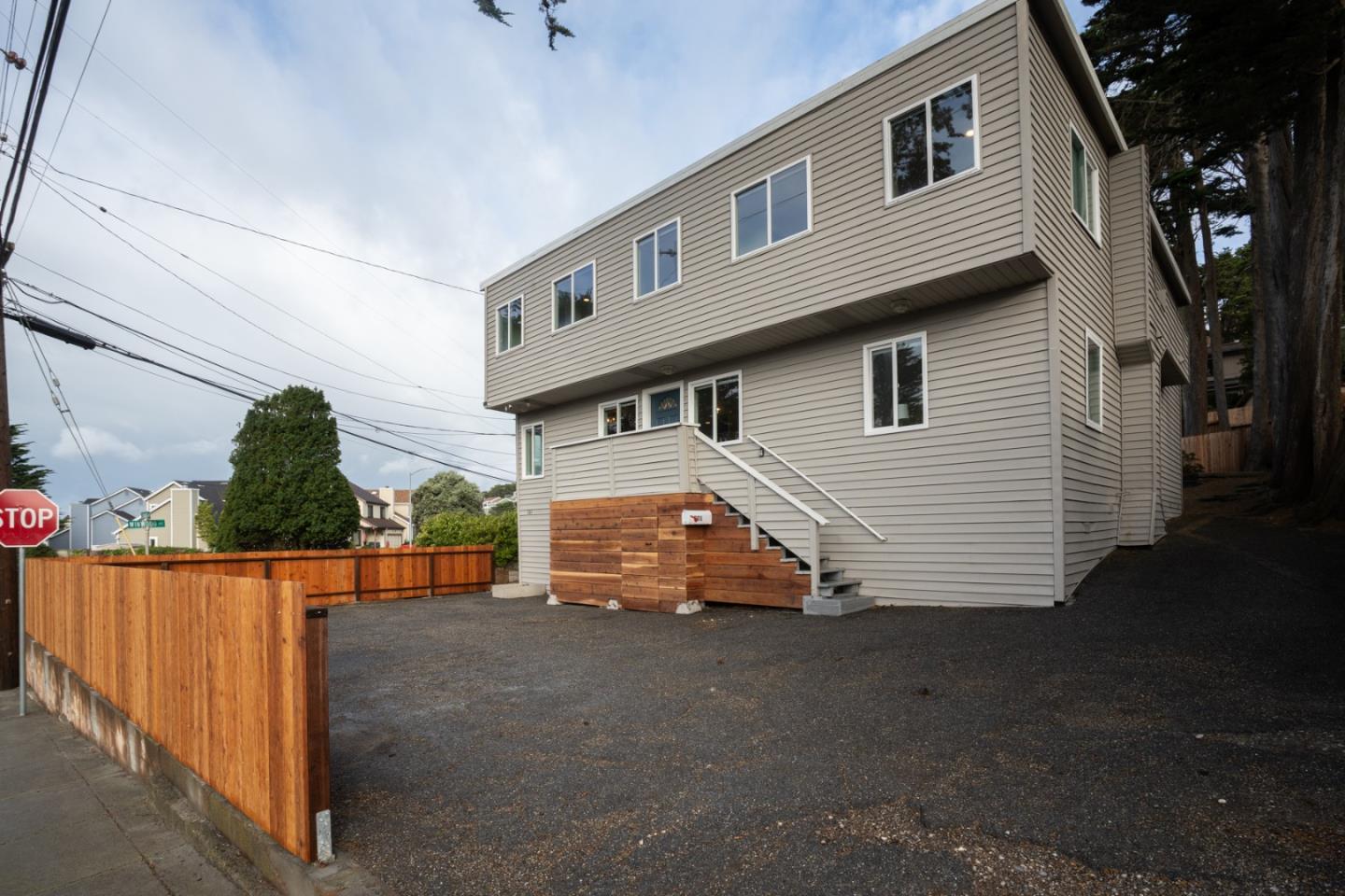 Pacifica, California, 94044, United States, 4 Bedrooms Bedrooms, ,5 BathroomsBathrooms,Residential,For Sale,1988346