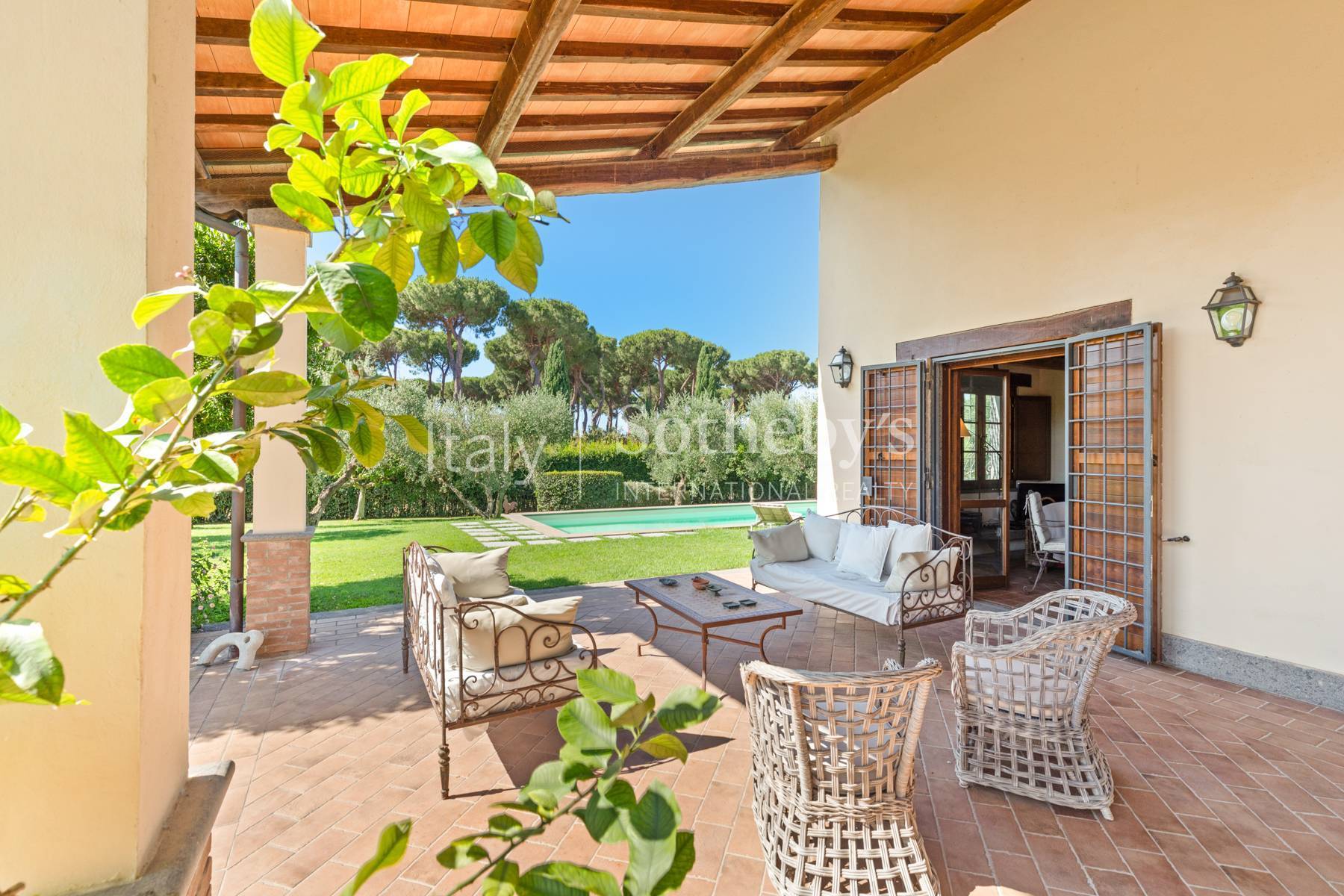  Villa with Stunning Pool and Private Park - 物件實景