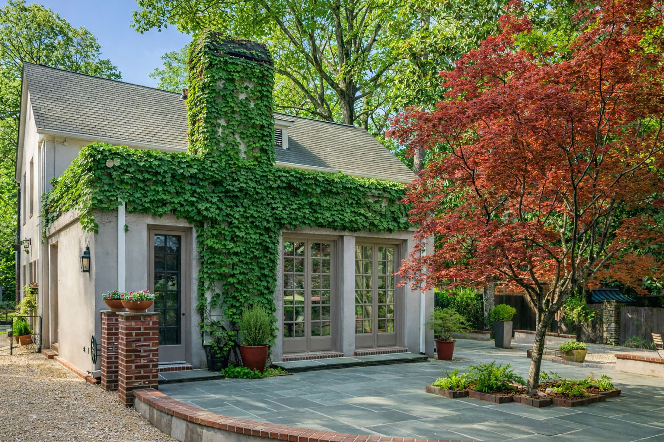  Timeless Ardmore Park Home Blends Classic Charm with Custom Renovations - 物件實景