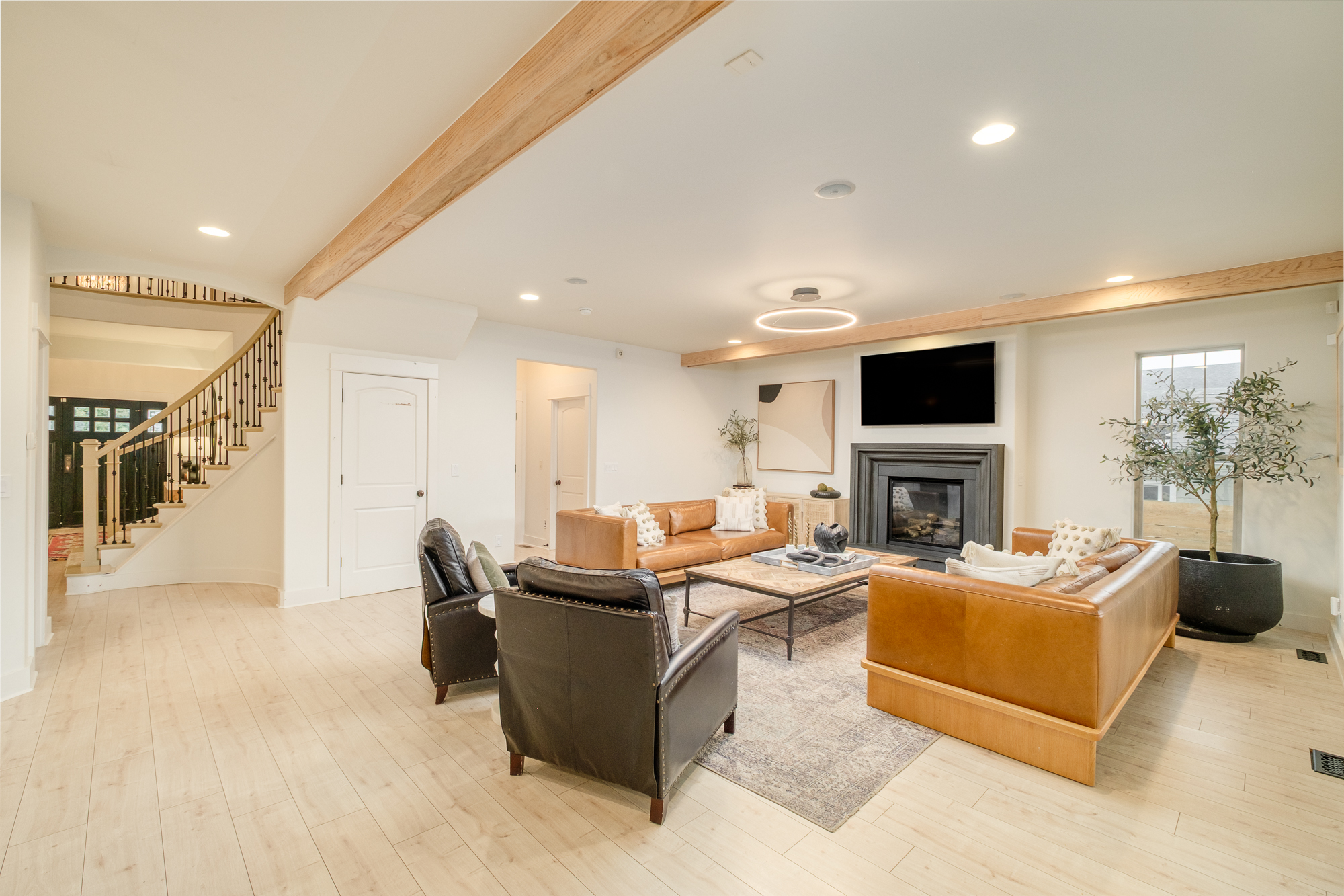  Beautifully Reimagined Residence In The Heart Of University Hills - 物件實景