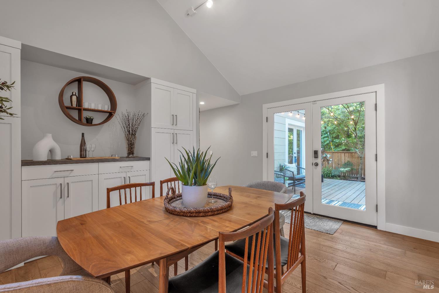 Mill Valley, California, 94941, United States, 4 Bedrooms Bedrooms, ,4 BathroomsBathrooms,Residential,For Sale,1793282