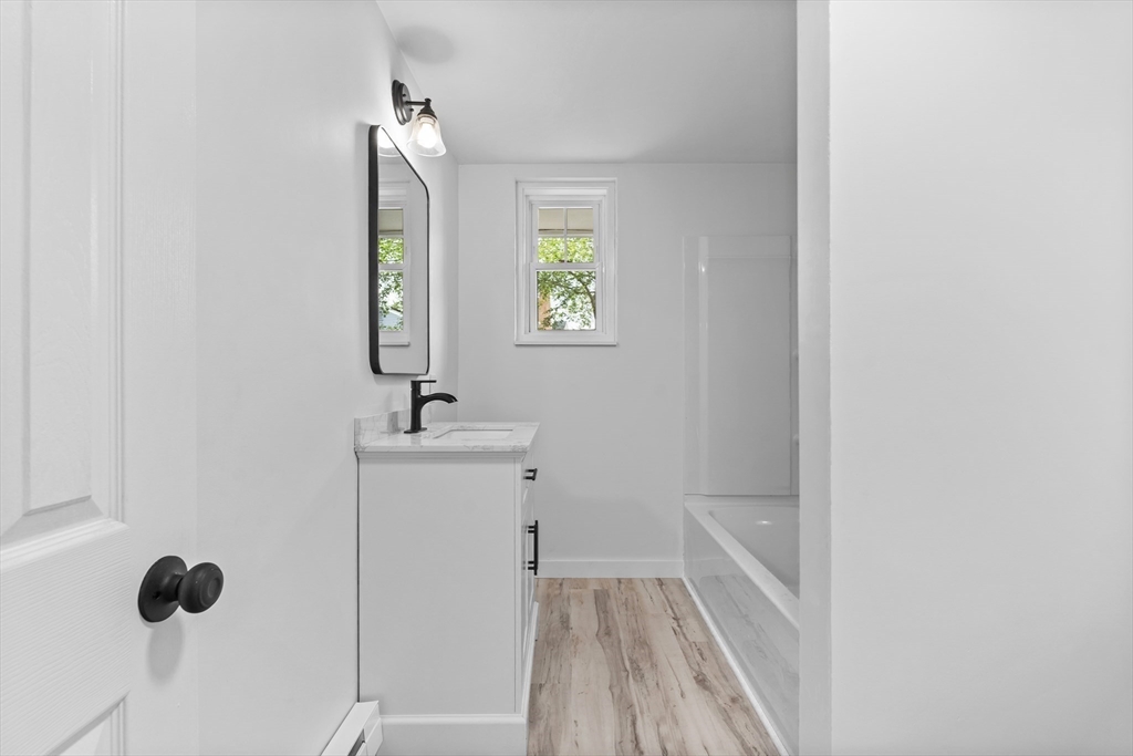 Lynn, Massachusetts, 01904, United States, 4 Bedrooms Bedrooms, ,2 BathroomsBathrooms,Residential,For Sale,1944946