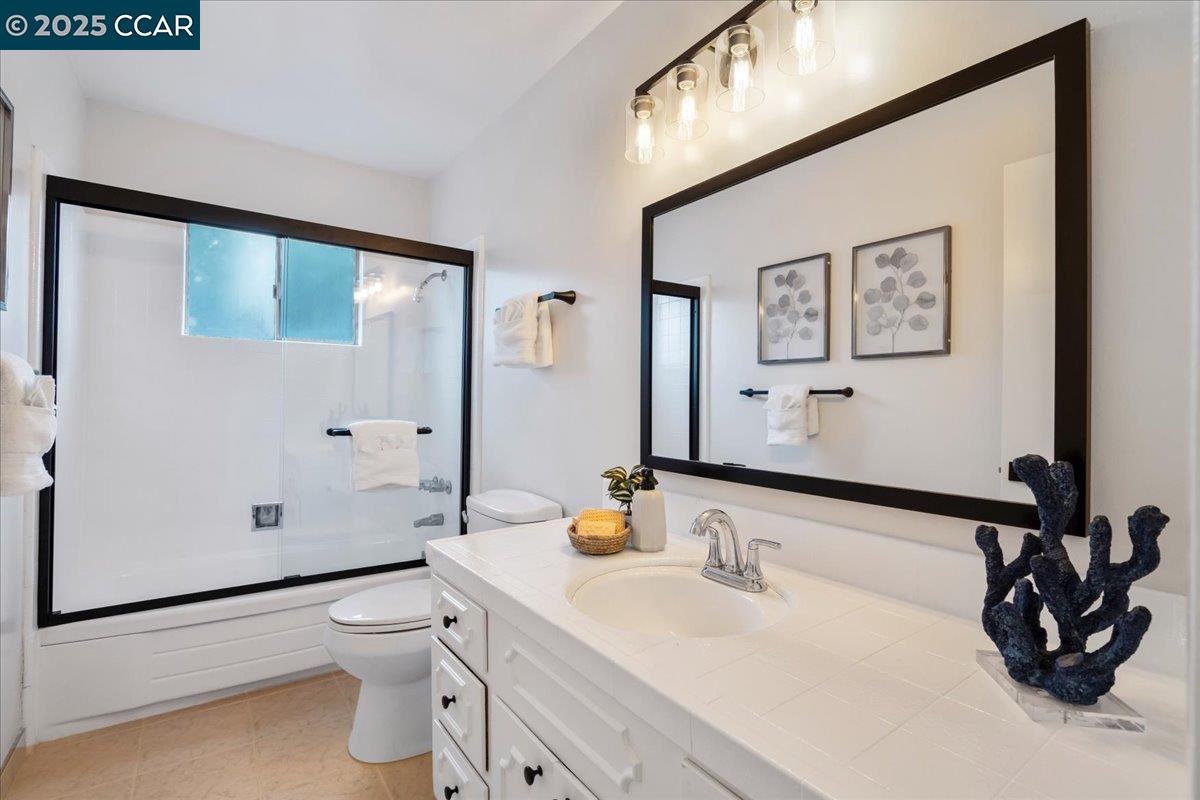 Redwood City, California, 94062, United States, 4 Bedrooms Bedrooms, ,3 BathroomsBathrooms,Residential,For Sale,1989163