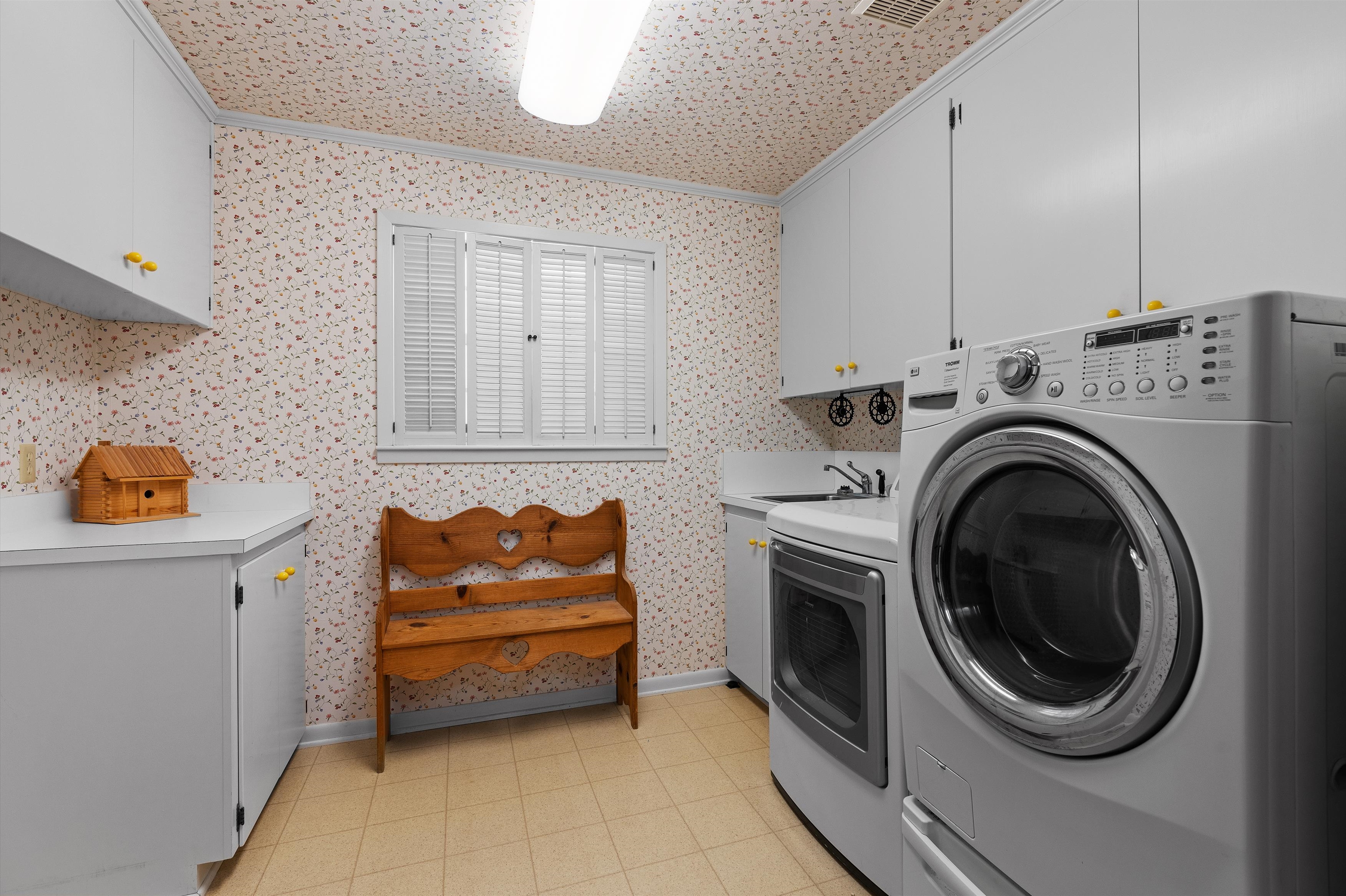 Henderson, Texas, 75654, United States, 3 Bedrooms Bedrooms, ,2 BathroomsBathrooms,Residential,For Sale,1983908