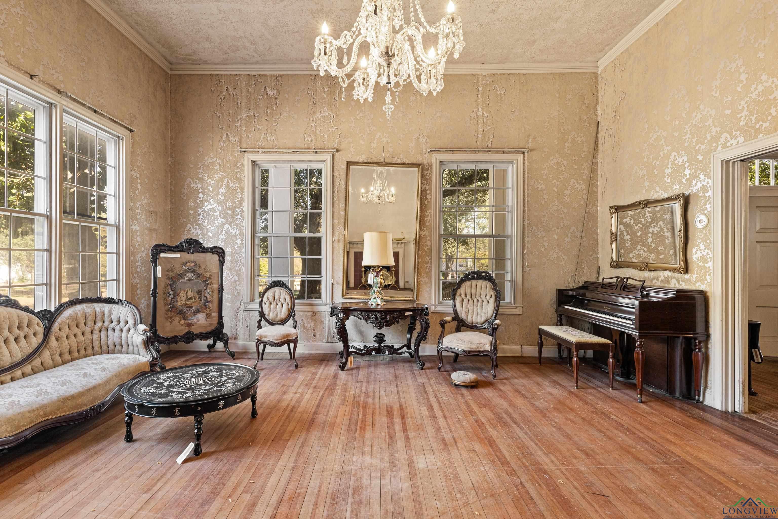 Jefferson, Texas, 75657, United States, 5 Bedrooms Bedrooms, ,5 BathroomsBathrooms,Residential,For Sale,1978271