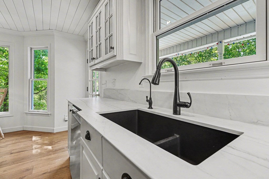 Ellijay, Georgia, 30540, United States, 3 Bedrooms Bedrooms, ,4 BathroomsBathrooms,Residential,For Sale,2044950