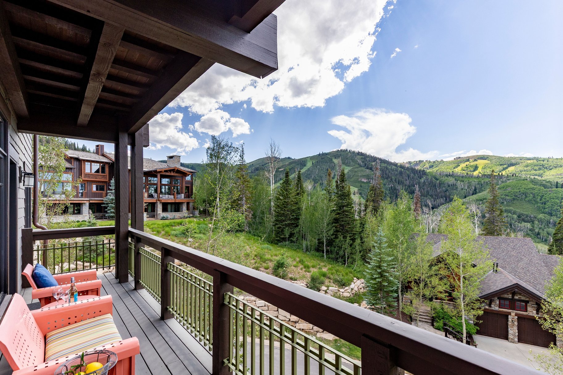  Rarely Available Arrowleaf Condominium With Views Toward Lady Morgan Bowl - 物件實景