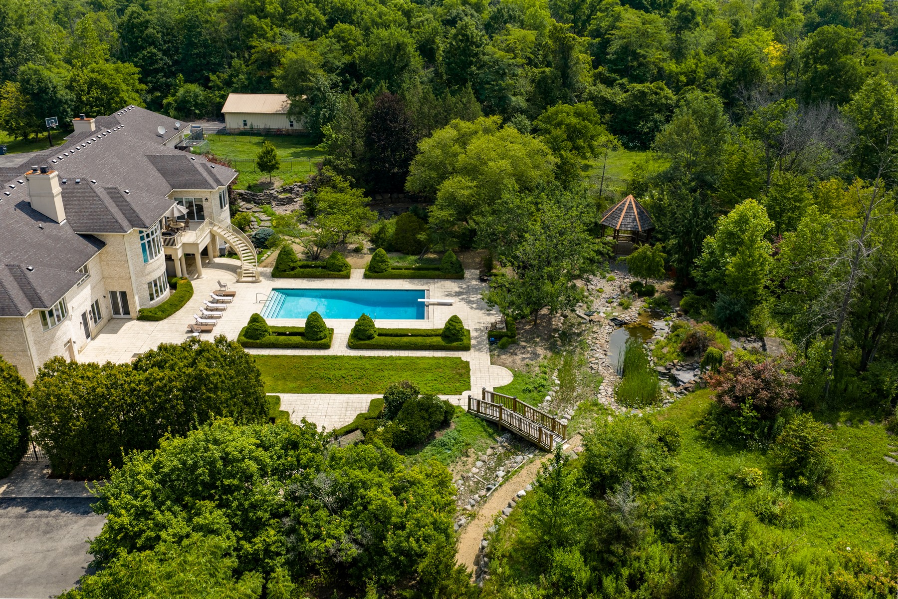  Extraordinary Custom-Built Estate Set on 116 Acres of Idyllic Beauty - 物件實景