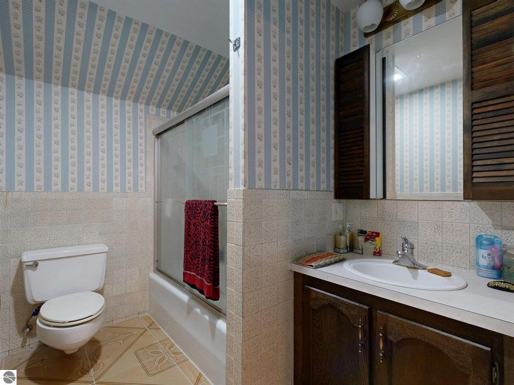 Lake Isabella, Michigan, 48893, United States, 3 Bedrooms Bedrooms, ,6 BathroomsBathrooms,Residential,For Sale,1903716