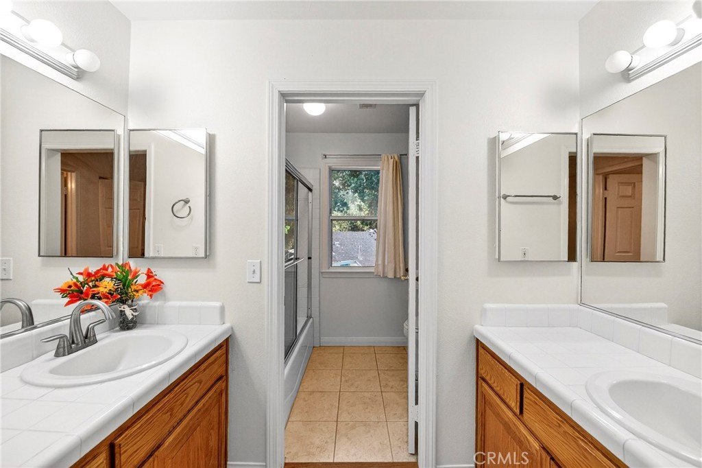 La Crescenta, California, 91214, United States, 4 Bedrooms Bedrooms, ,3 BathroomsBathrooms,Residential,For Sale,1997166