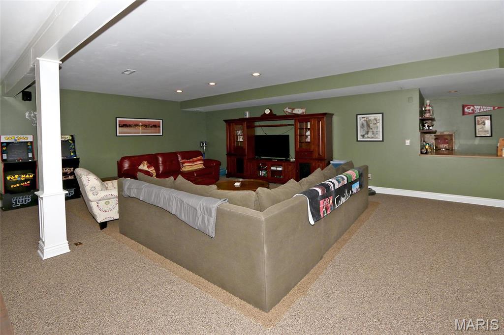Ballwin, Missouri, 63021, United States, 4 Bedrooms Bedrooms, ,4 BathroomsBathrooms,Residential,For Sale,1794214