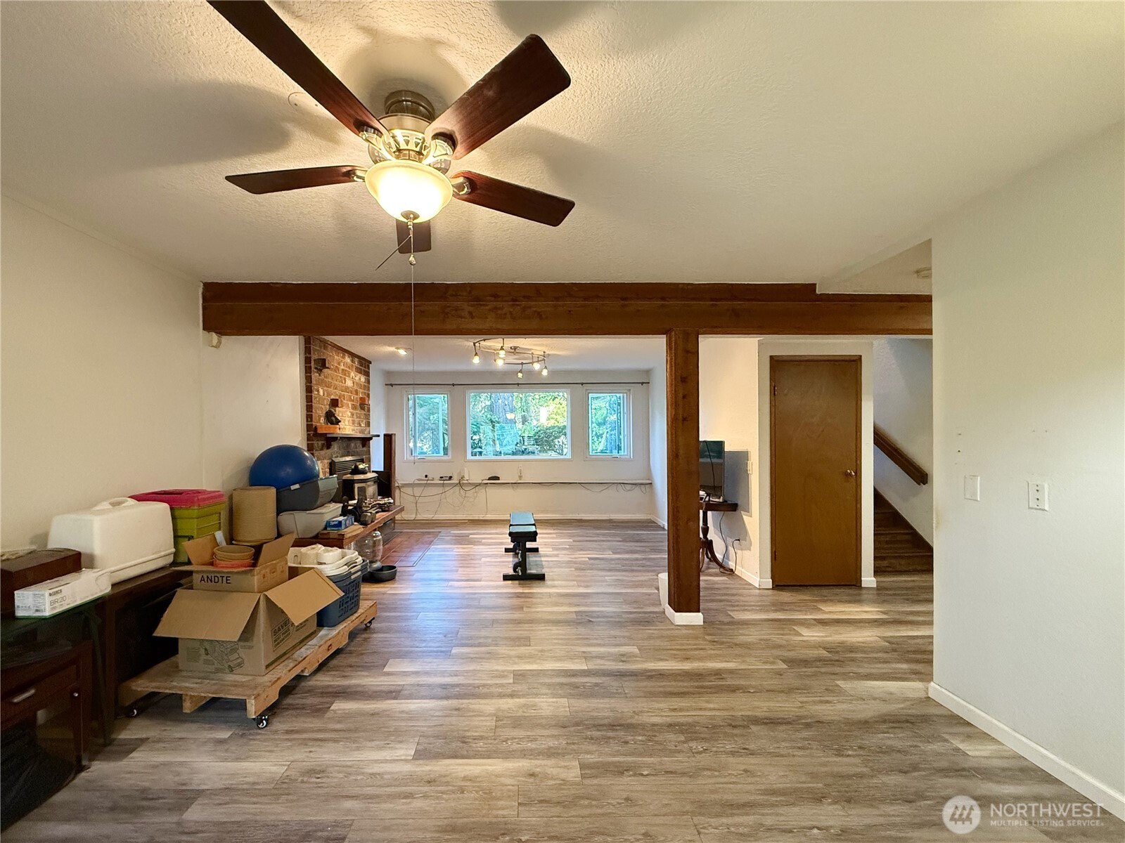 Edmonds, Washington, 98026, United States, 4 Bedrooms Bedrooms, ,2 BathroomsBathrooms,Residential,For Sale,1923504