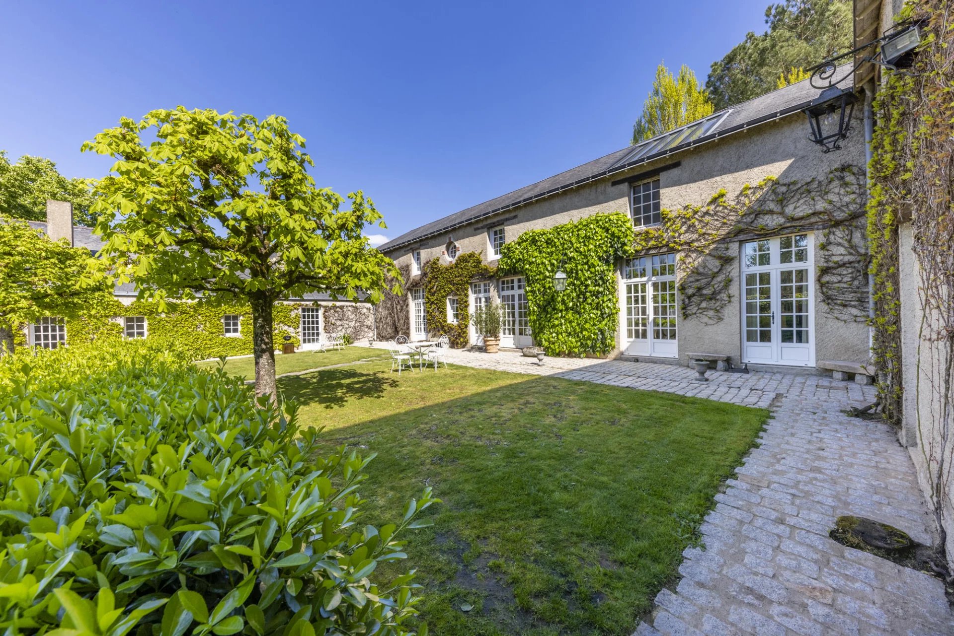 Vertou, Pays de la Loire, 44120, FR, 4 Bedrooms Bedrooms, ,4 BathroomsBathrooms,Residential,For Sale,1252392