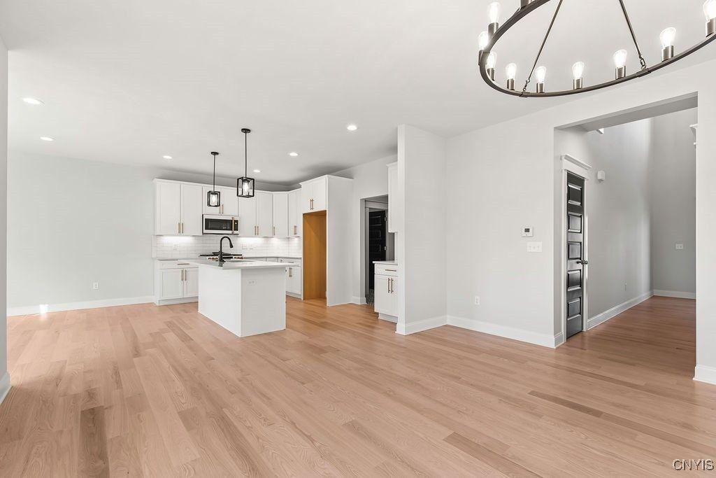 Baldwinsville, New York, 13027, United States, 3 Bedrooms Bedrooms, ,3 BathroomsBathrooms,Residential,For Sale,1746080