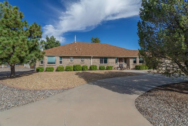 Russell Dr, Albuquerque, NM 87114