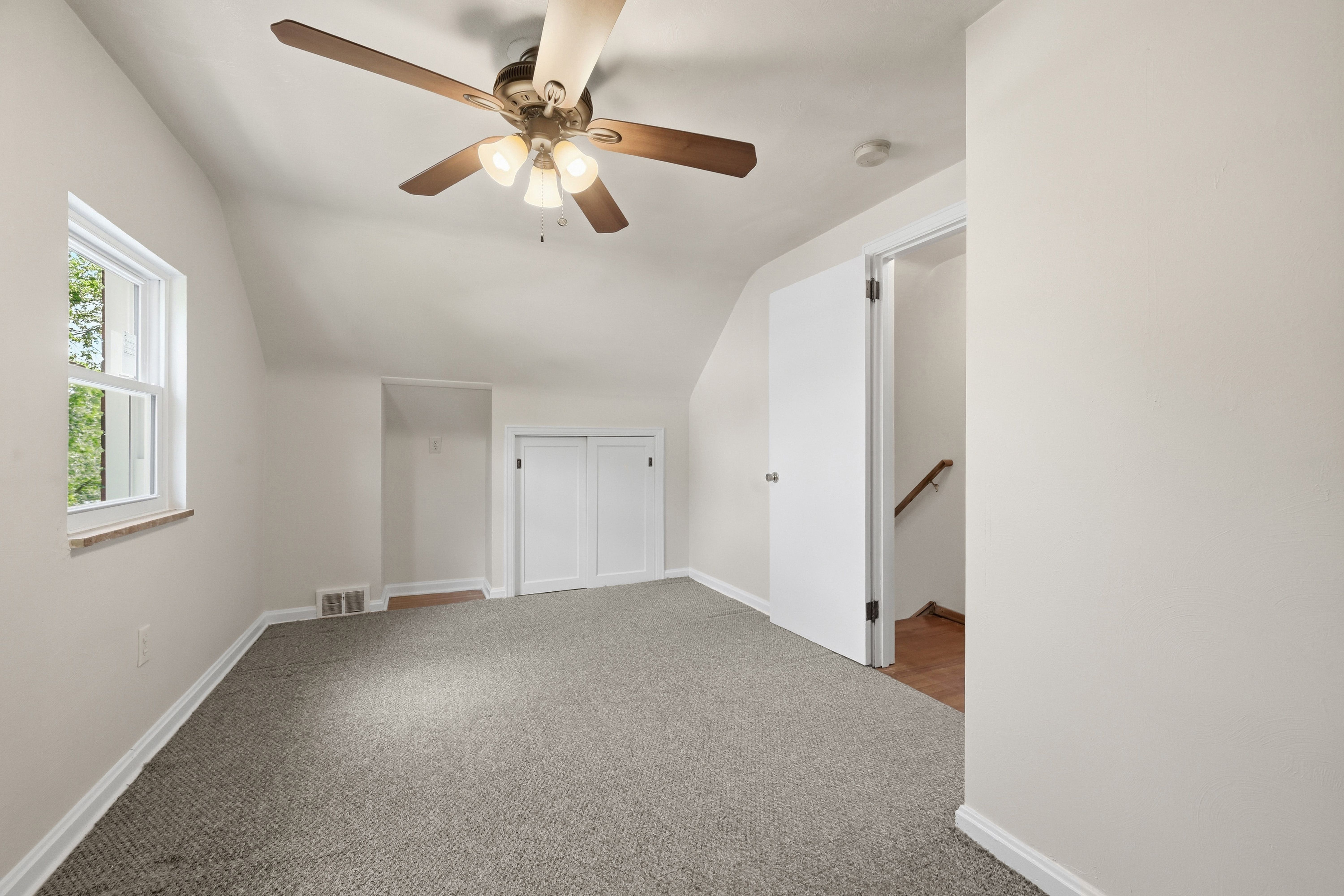  73 Clifford Drive, Pittsburgh, PA 15220 - 物件實景