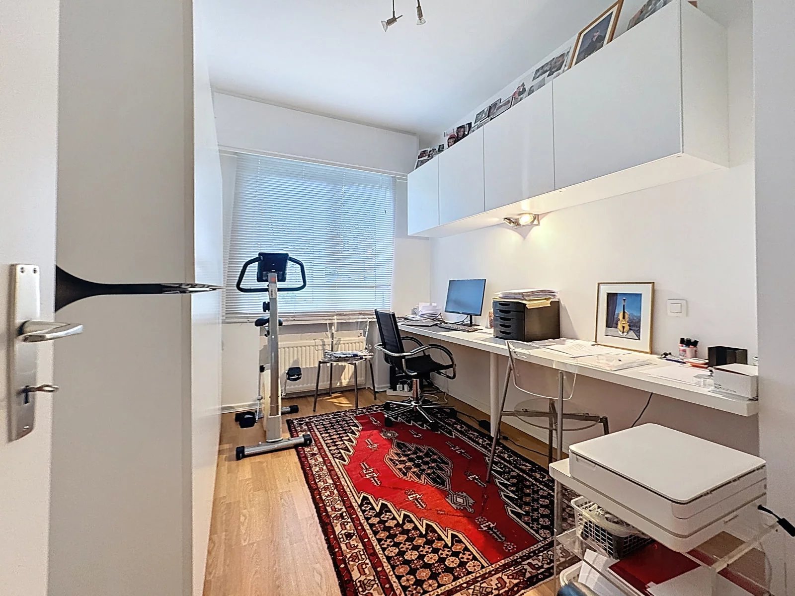 Uccle, 1180, BE, 3 Bedrooms Bedrooms, ,2 BathroomsBathrooms,Residential,For Sale,1995617