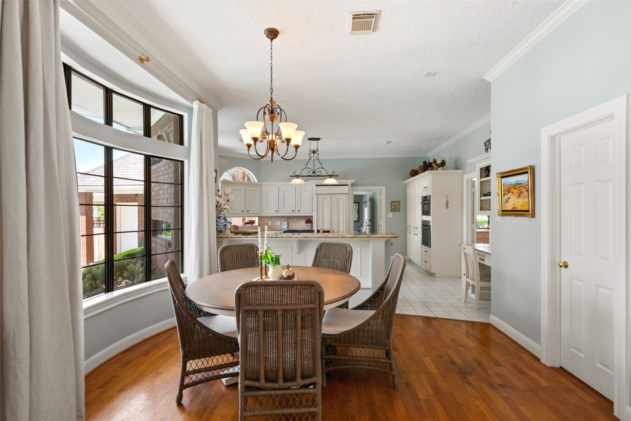  2207 Twin Oaks Boulevard - 物件實景