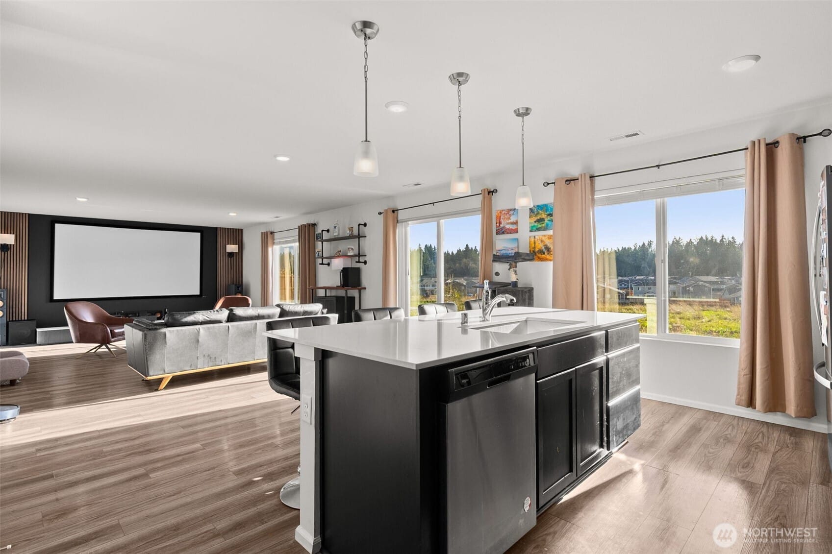 Olympia, Washington, 98501, United States, 4 Bedrooms Bedrooms, ,3 BathroomsBathrooms,Residential,For Sale,1997535