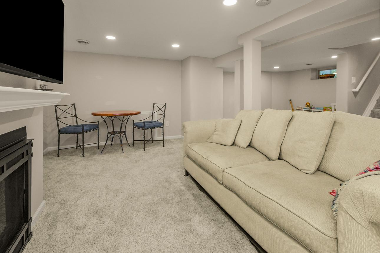 Saint Paul, Minnesota, 55104, United States, 5 Bedrooms Bedrooms, ,3 BathroomsBathrooms,Residential,For Sale,1947967
