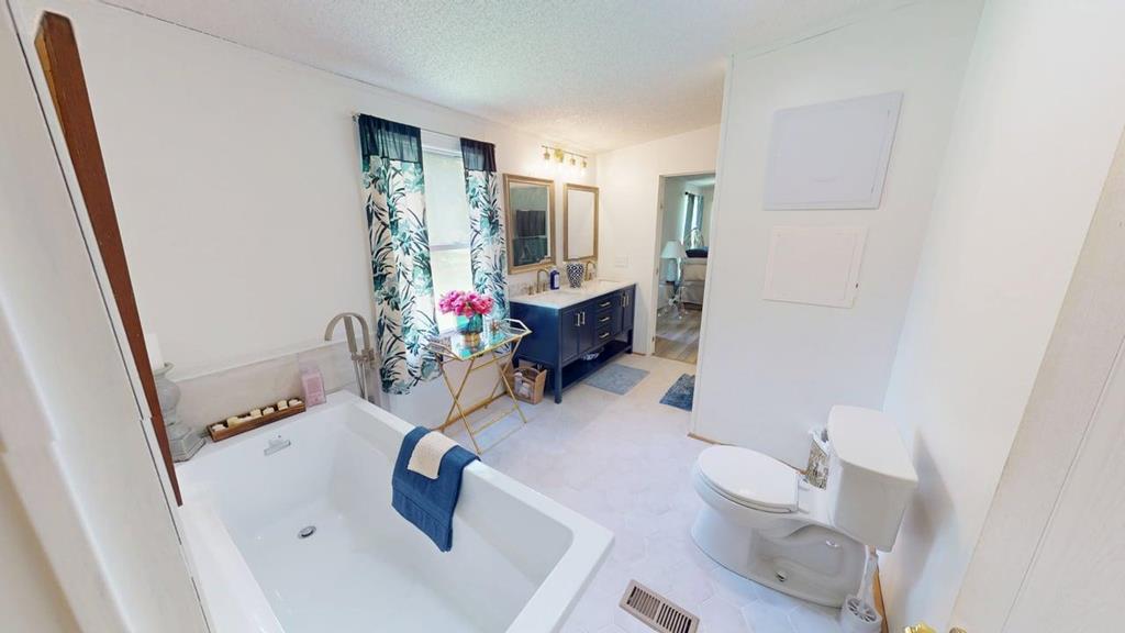 Painter, Virginia, 23420, United States, 4 Bedrooms Bedrooms, ,2 BathroomsBathrooms,Residential,For Sale,1908703