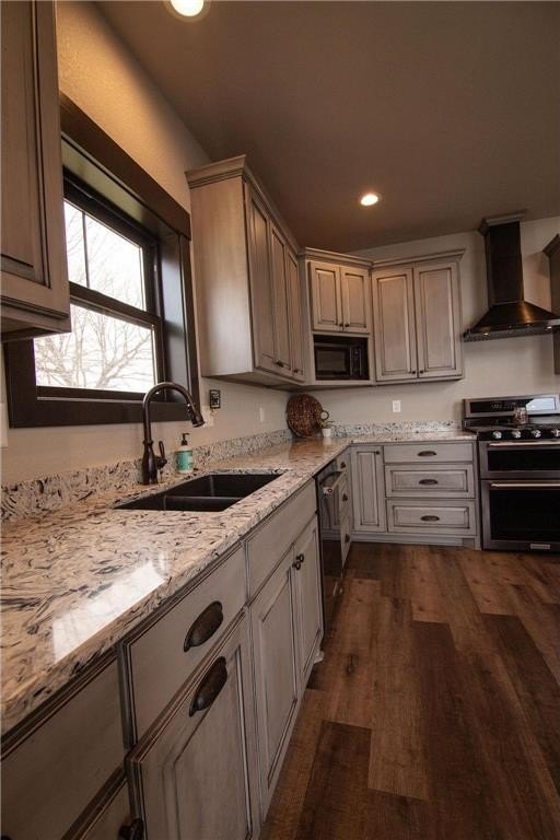 Alexandria, Minnesota, 56308, United States, 4 Bedrooms Bedrooms, ,4 BathroomsBathrooms,Residential,For Sale,2039906