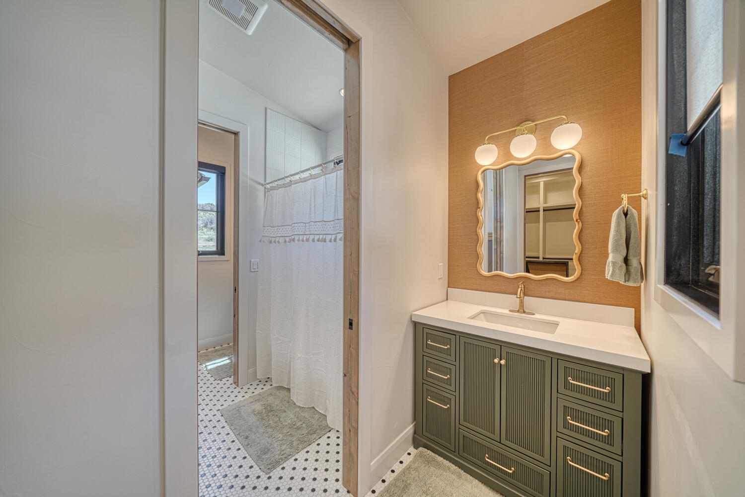 Cotopaxi, Colorado, 81223, United States, 6 Bedrooms Bedrooms, ,3 BathroomsBathrooms,Residential,For Sale,1973749