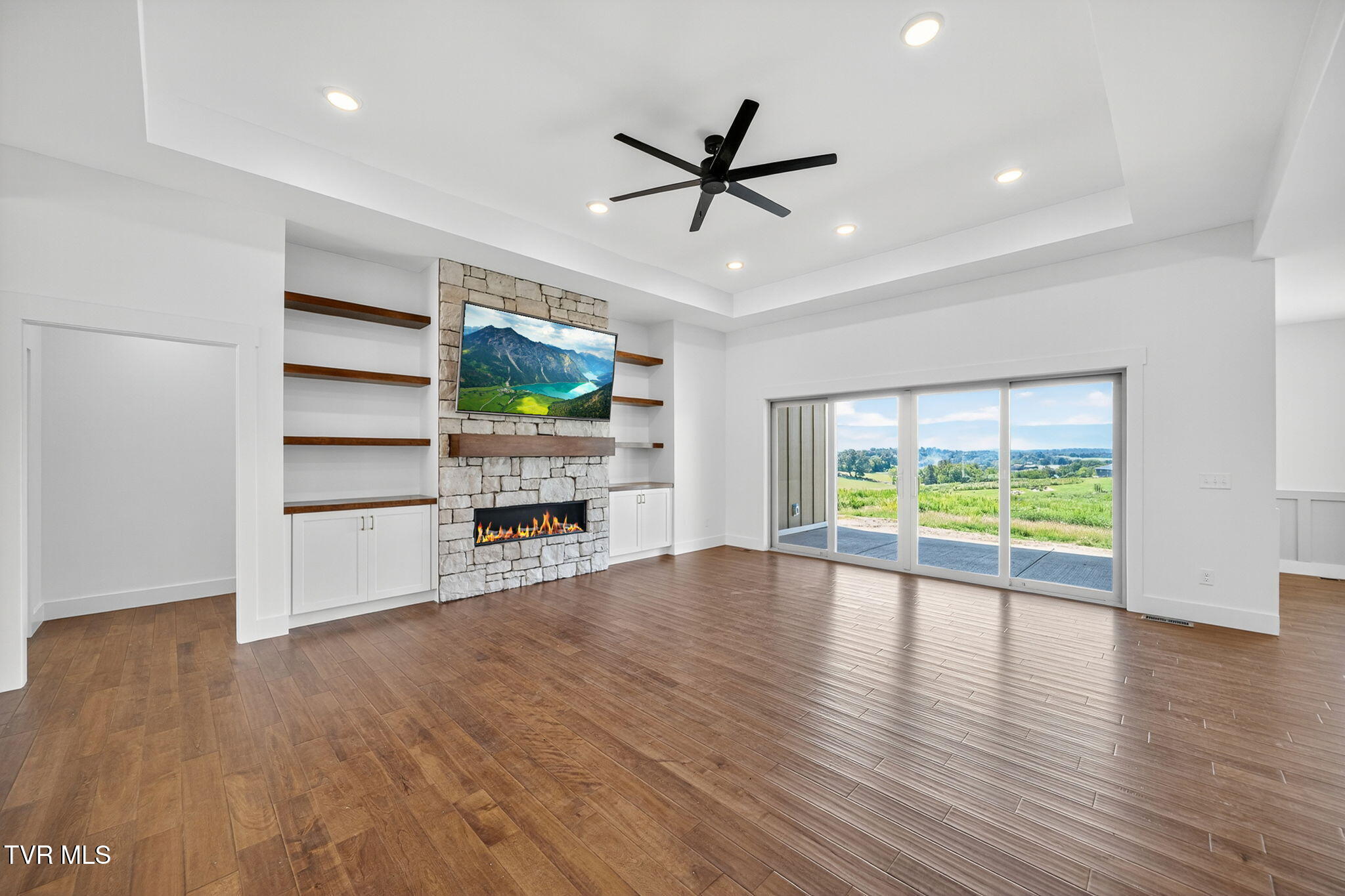 Greeneville, Tennessee, 37745, United States, 3 Bedrooms Bedrooms, ,2 BathroomsBathrooms,Residential,For Sale,1923218