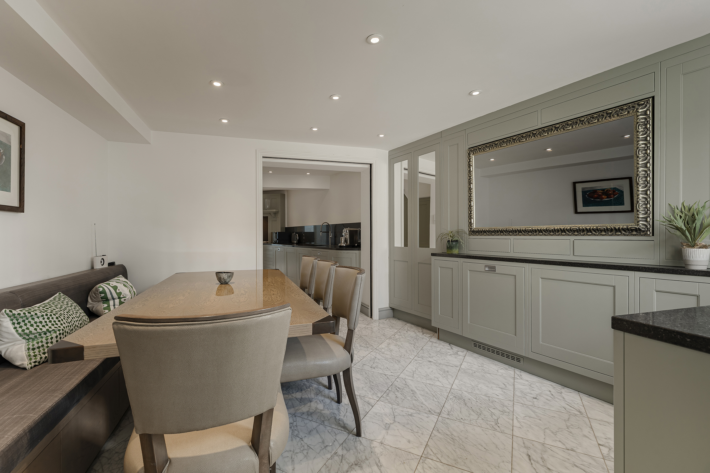  A Grade II Listed Belgravia House with a Terrace - 物件實景