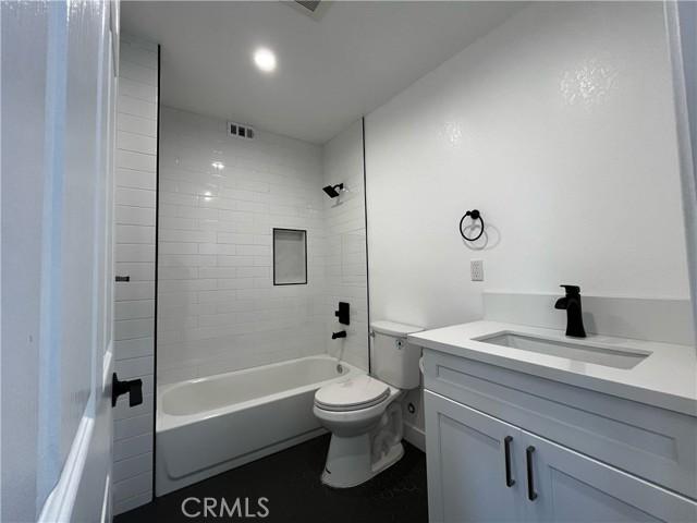LA, California, 90008, United States, 5 Bedrooms Bedrooms, ,4 BathroomsBathrooms,Residential,For Sale,2023557
