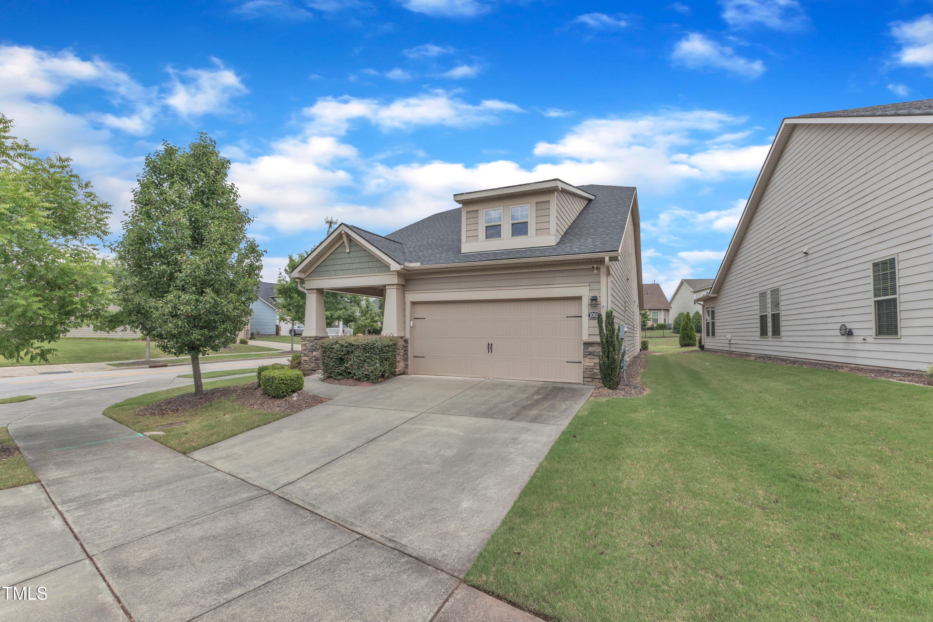 Durham, North Carolina, 27703, United States, 2 Bedrooms Bedrooms, ,2 BathroomsBathrooms,Residential,For Sale,1882419