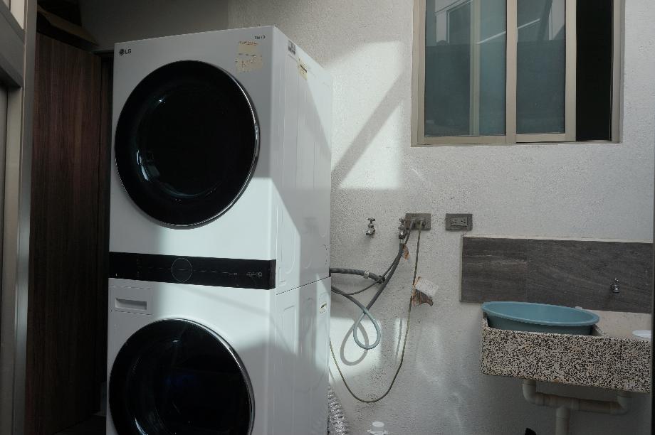 Atizapán de Zaragoza, Estado de méxico, 52938, Mexico, 4 Bedrooms Bedrooms, ,3 BathroomsBathrooms,Residential,For Sale,1985141