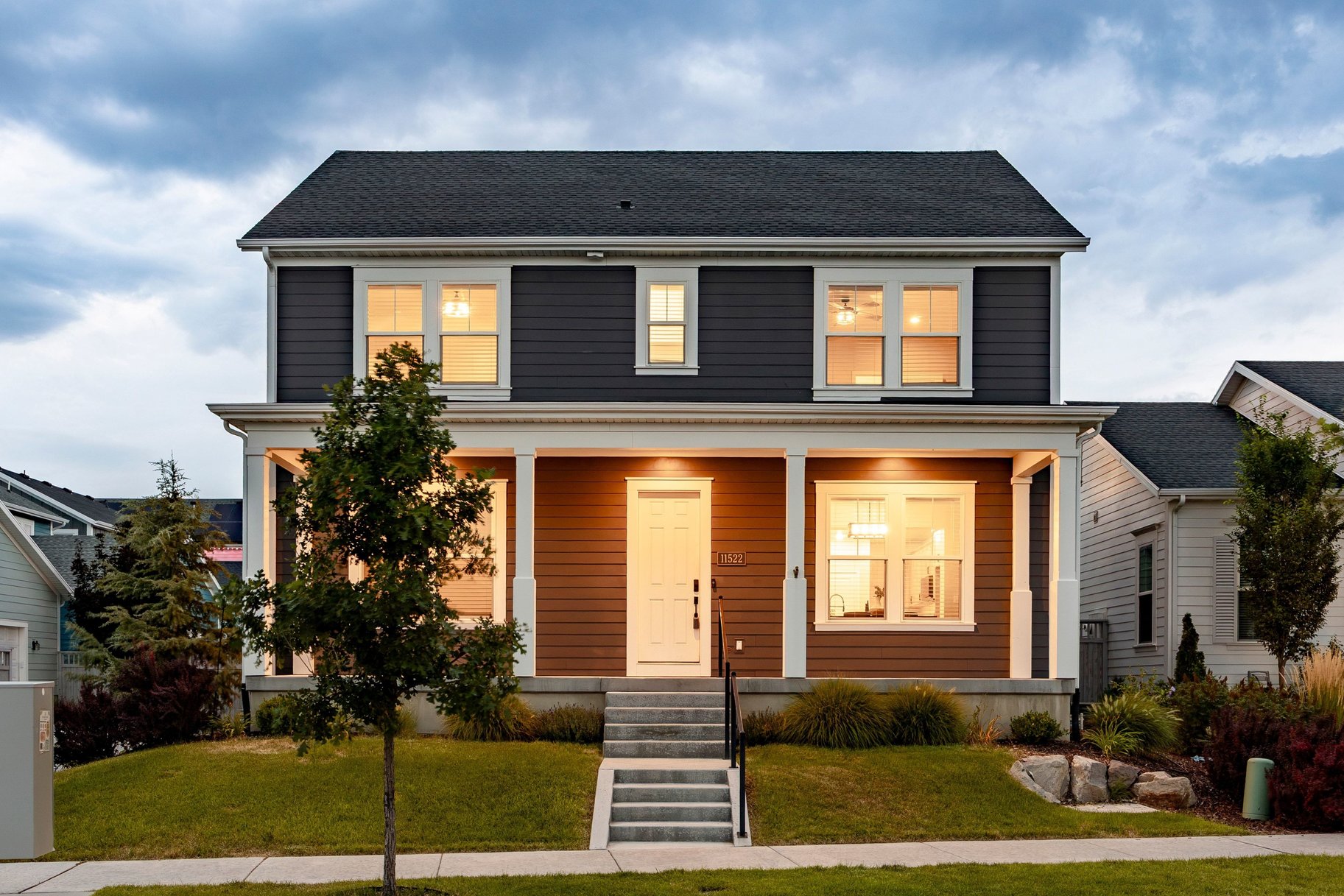 Daybreak Living With A 3-Car Garage - 物件實景