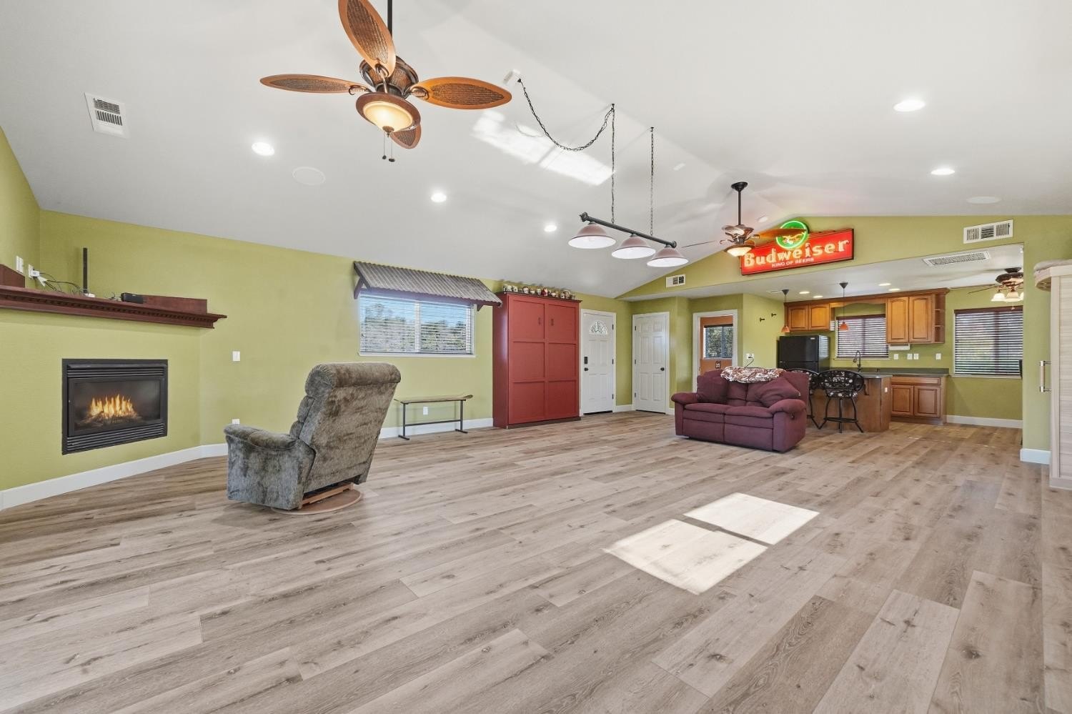 Valley Springs, California, 95252, United States, 3 Bedrooms Bedrooms, ,2 BathroomsBathrooms,Residential,For Sale,1981234