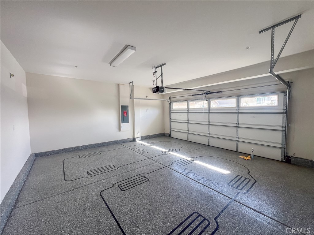 Fontana, California, 92336, United States, 3 Bedrooms Bedrooms, ,2 BathroomsBathrooms,Residential,For Sale,1881088