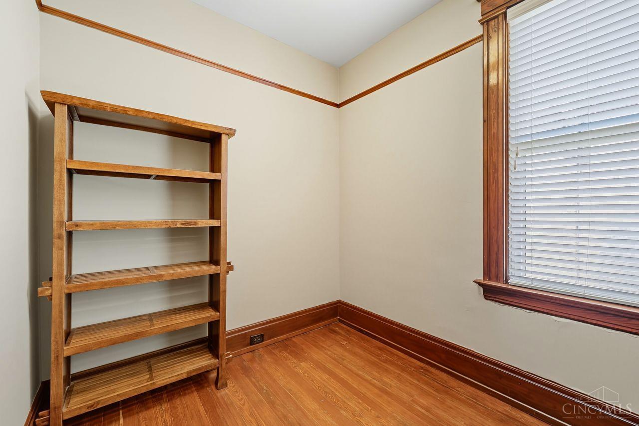 Norwood, Ohio, 45212, United States, 5 Bedrooms Bedrooms, ,5 BathroomsBathrooms,Residential,For Sale,1948609