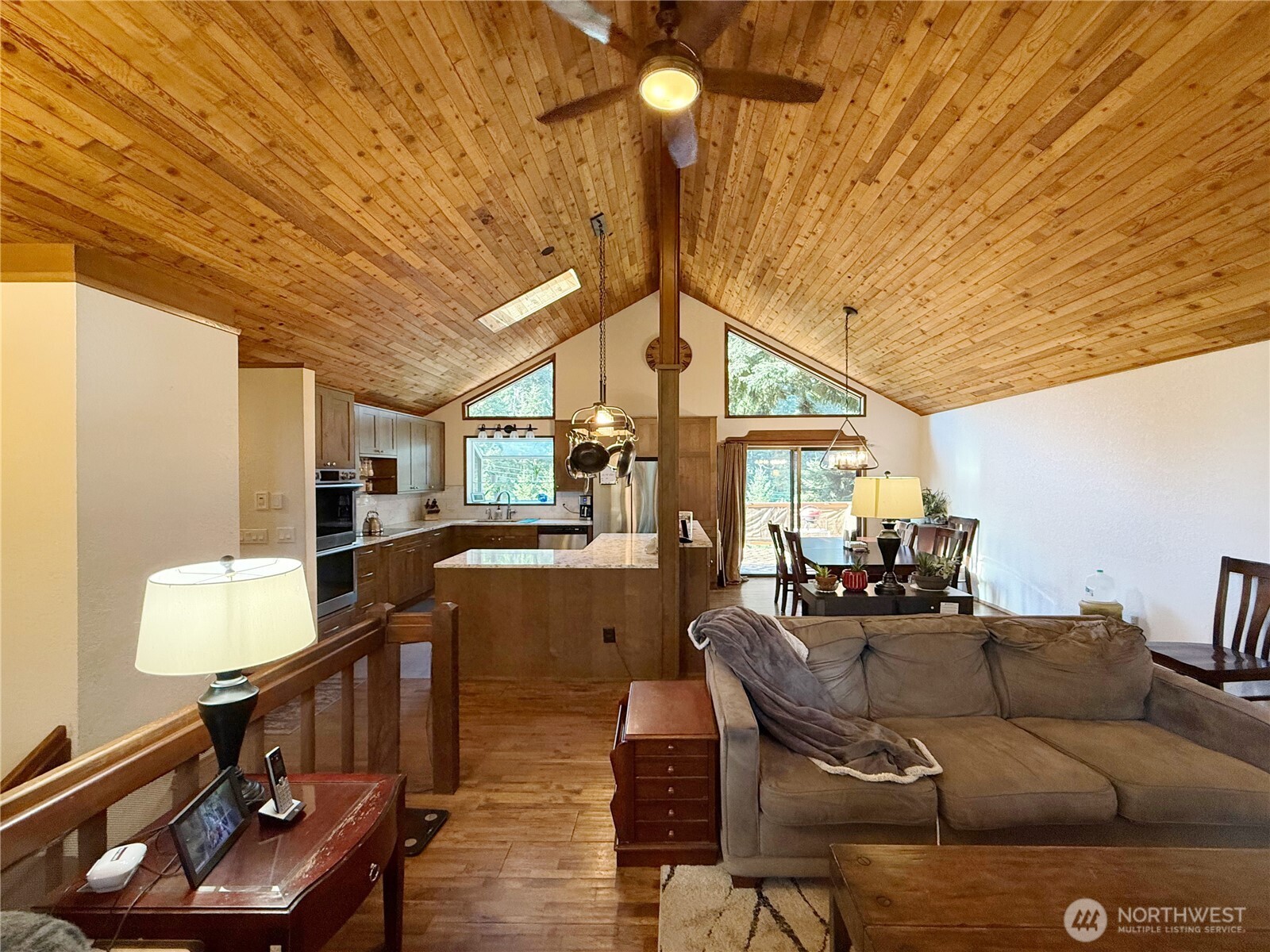 Edmonds, Washington, 98026, United States, 4 Bedrooms Bedrooms, ,2 BathroomsBathrooms,Residential,For Sale,1923504