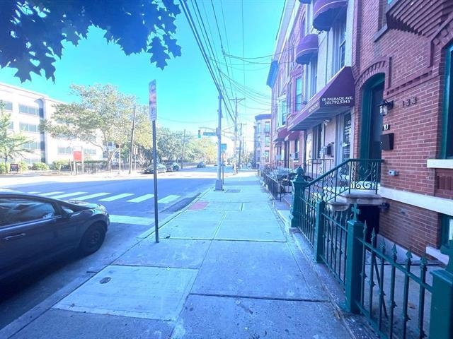 Jersey City, New Jersey, 07306, United States, 6 Bedrooms Bedrooms, ,2 BathroomsBathrooms,Residential,For Sale,1926041