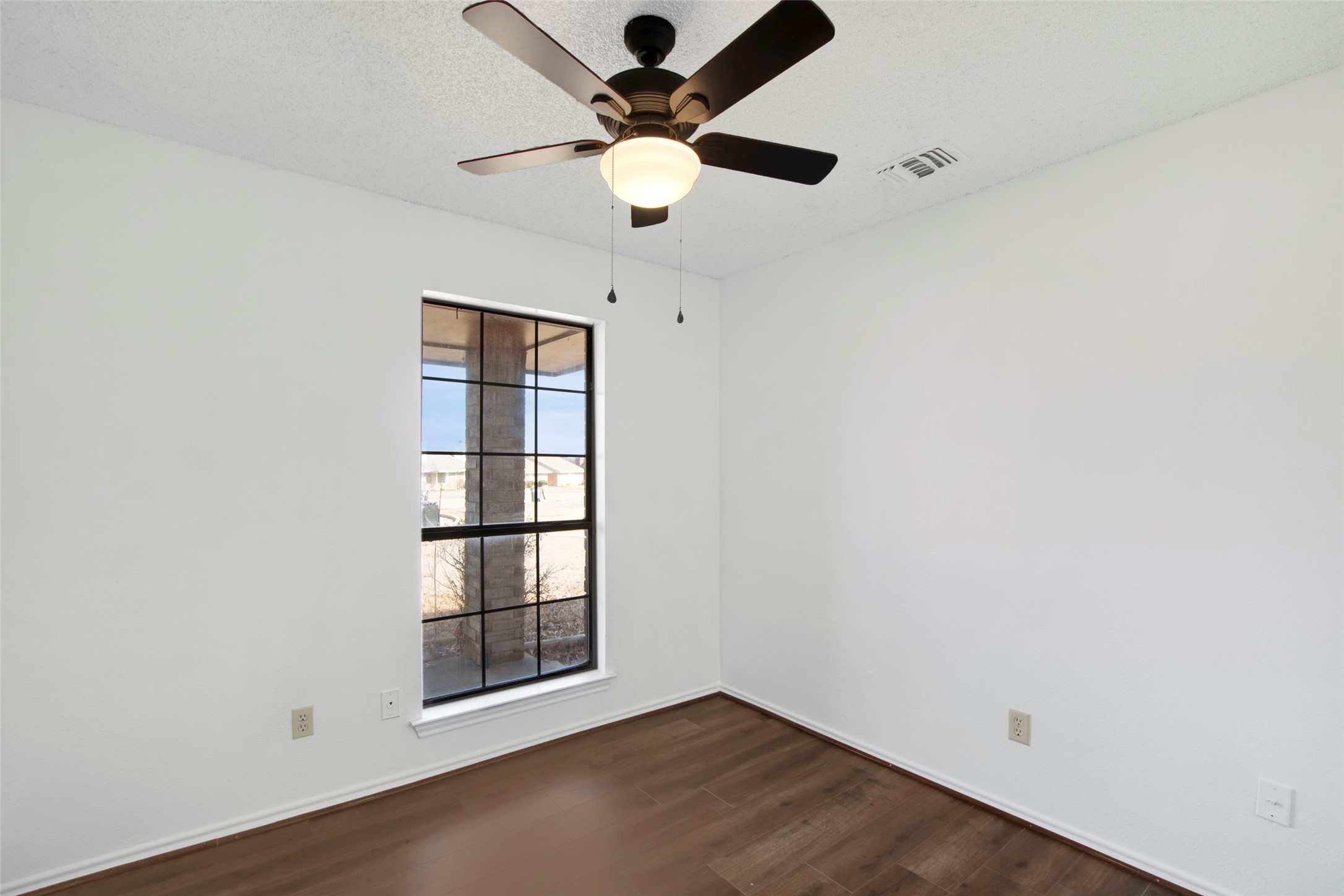Sachse, Texas, 75048, United States, 6 Bedrooms Bedrooms, ,4 BathroomsBathrooms,Residential,For Sale,1805527