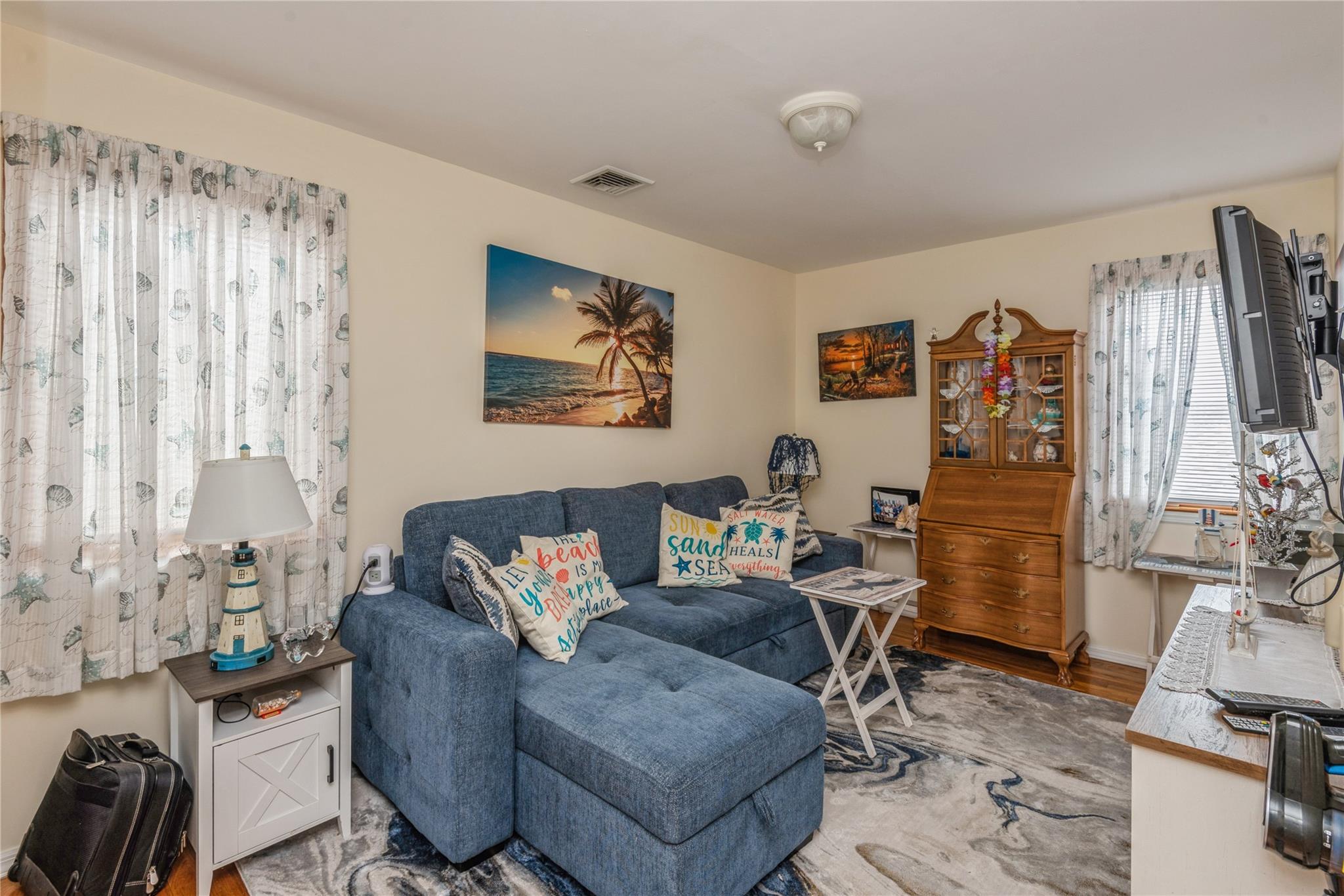 Bayville, New York, 11709, United States, 7 Bedrooms Bedrooms, ,4 BathroomsBathrooms,Residential,For Sale,1908304