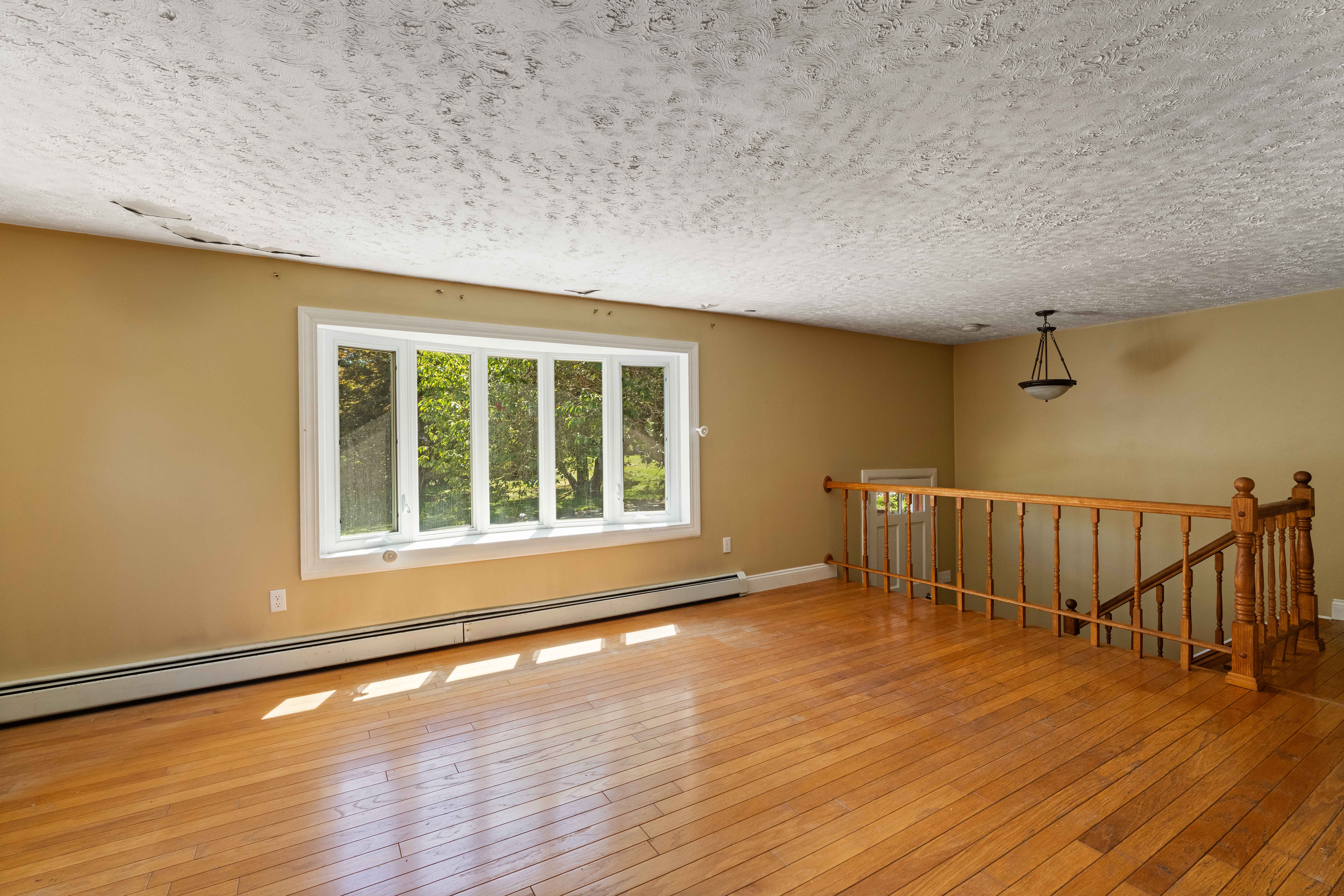 Portsmouth, Rhode Island, 02871, United States, 4 Bedrooms Bedrooms, ,3 BathroomsBathrooms,Residential,For Sale,1973967