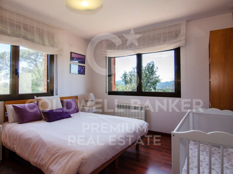 Cerdanyola del Vallès, Catalonia, ES, 5 Bedrooms Bedrooms, ,3 BathroomsBathrooms,Residential,For Sale,1610457