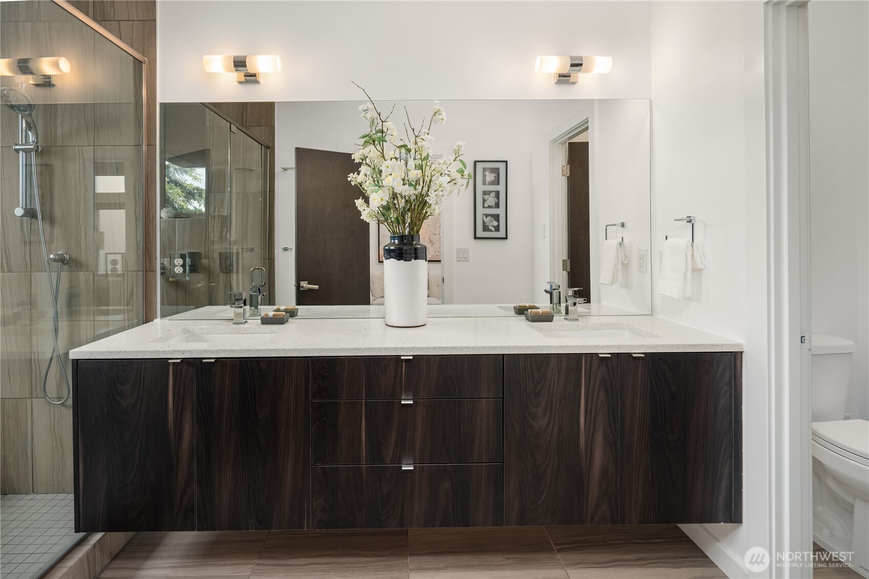 Seattle, Washington, 98108, United States, 3 Bedrooms Bedrooms, ,3 BathroomsBathrooms,Residential,For Sale,1947115
