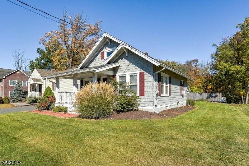 Berkeley Heights Twp., New Jersey, 07922, United States, 3 Bedrooms Bedrooms, ,1 BathroomBathrooms,Residential,For Sale,1994773