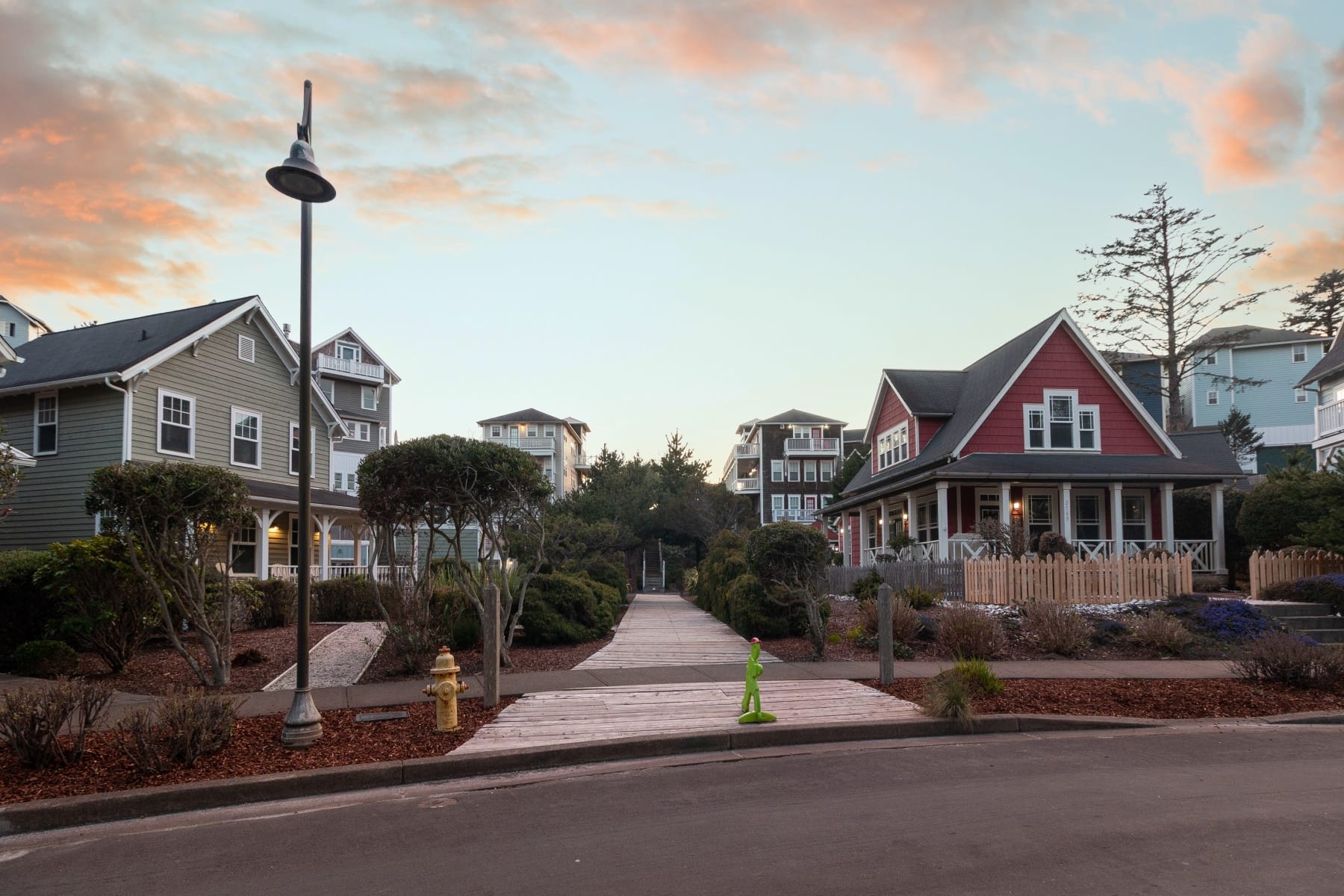  617 SW 27TH WAY Lincoln City, OR 97367 - 物件實景