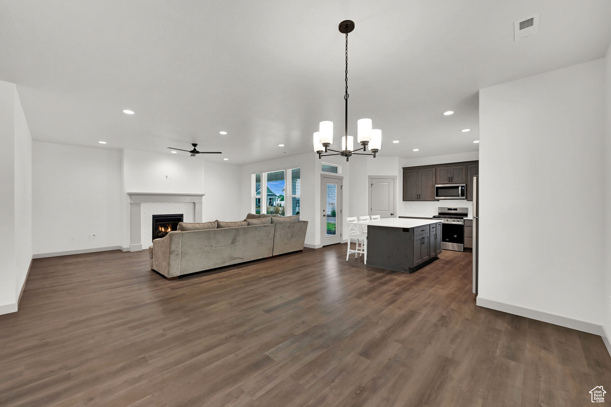 West Haven, Utah, 84401, United States, 3 Bedrooms Bedrooms, ,2 BathroomsBathrooms,Residential,For Sale,1925737